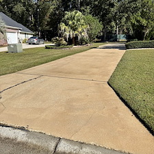 Professional-Concrete-Cleaning-in-Richmond-Hill-GA-by-Blue-Line-Pressure-Washing 1